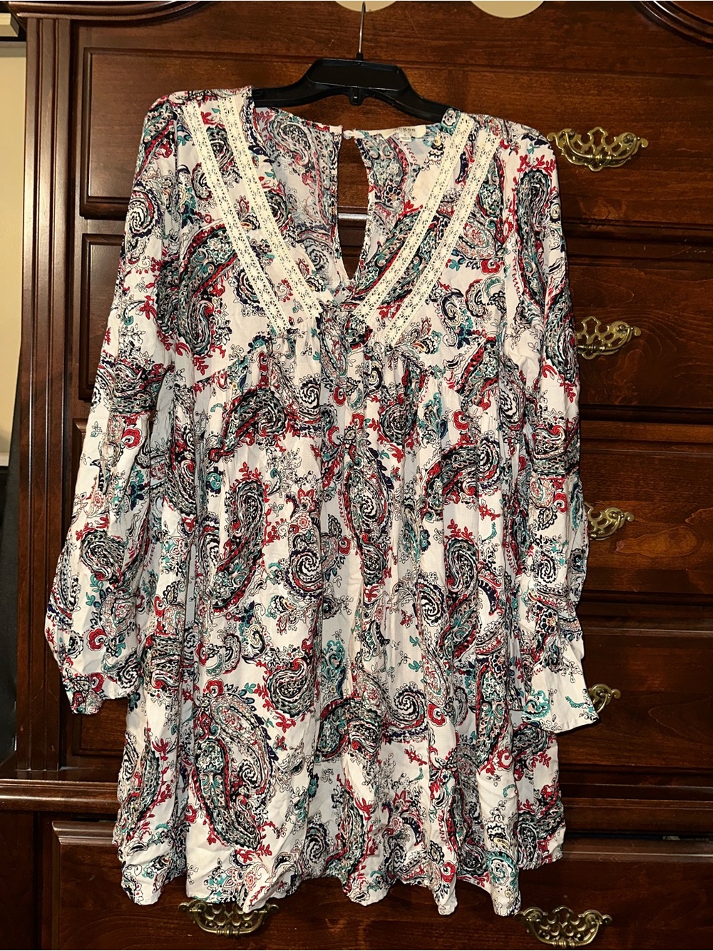 Women’s Cream Paisley V-Neck Tunic Dress